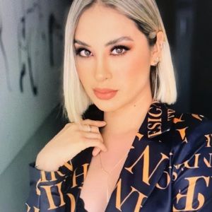 Meet your Posher, Erica